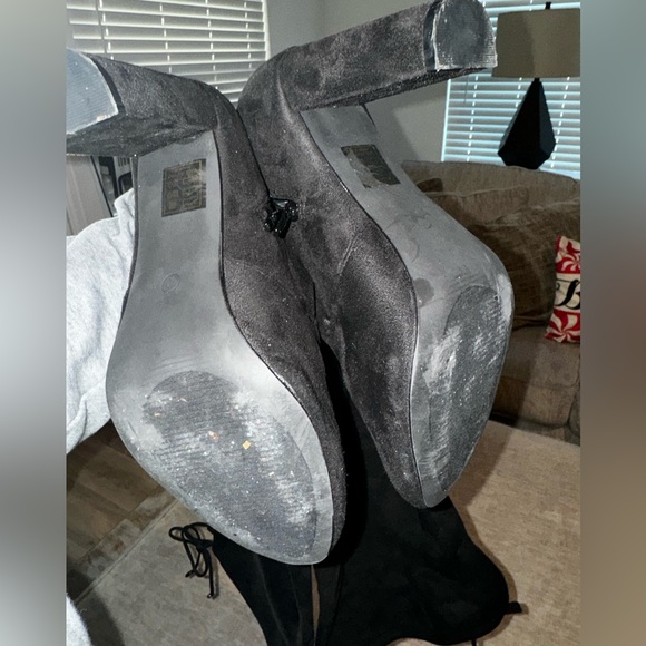 BLACK KNEE HIGH BOOTS/HEELS - Picture 6 of 7